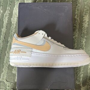 Nike Air Force 1 Low in Cream and White